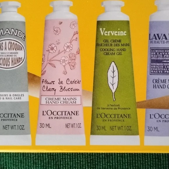 L'Occitane Hand Cream Set - NEW❄️❄️PRICE FIRM❄️❄️❄️ - Picture 3 of 8